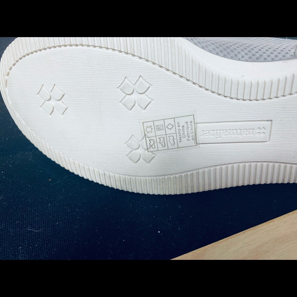 Size 7.5. Color is mushroom synthetic. Naturalized brand are known for comfy. - Picture 6 of 6